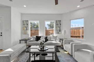 Photo #3: 21077713 Listing