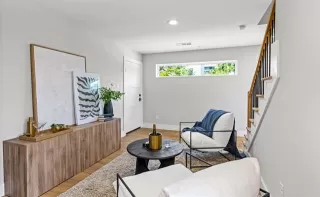 Photo #6: 21077755 Listing