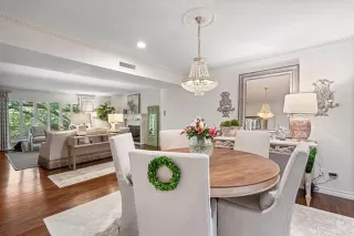 Photo #4: 21077759 Listing