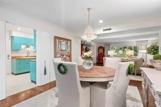 Photo #5: 21077759 Listing