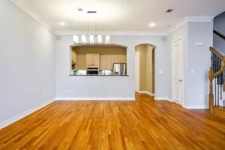 Photo #5: 21077889 Listing