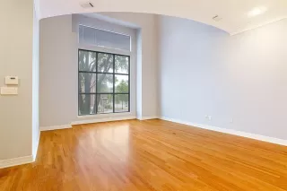 Photo #6: 21077889 Listing