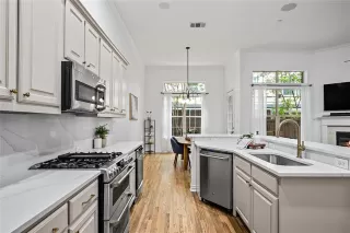 Photo #6: 21078927 Listing 