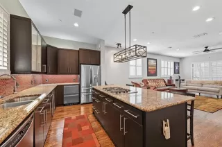 Photo #5: 21079139 Listing 