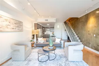 Photo #4: 21079156 Listing