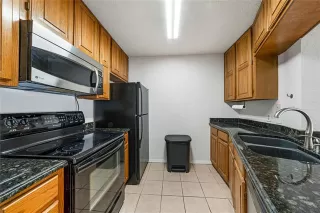 Photo #4: 21080656 Listing 