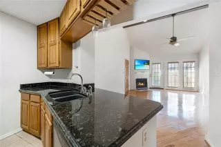 Photo #5: 21080656 Listing 