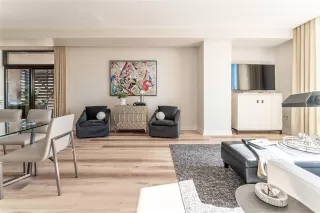 Photo #6: 21080809 Listing 