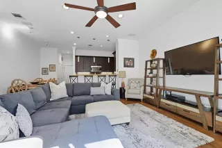 More Details about MLS # 21080914 : 4125 COLE AVENUE #7