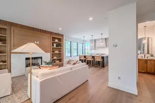 Photo #6: 21080938 Listing 