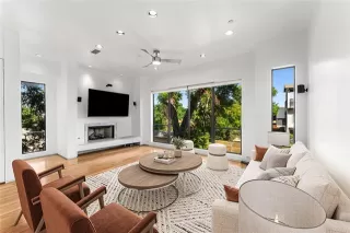 Photo #2: 21081075 Listing 