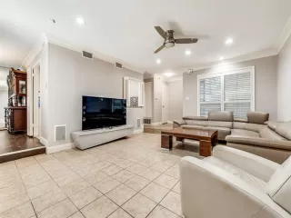 Photo #3: 21081148 Listing