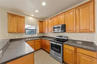 Photo #4: 21081187 Listing