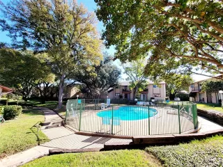 Photo #2: 21081634 Listing 