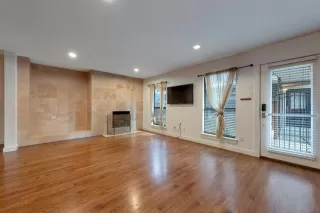 Photo #5: 21081722 Listing