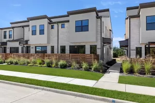 Photo #2: 21081836 Listing