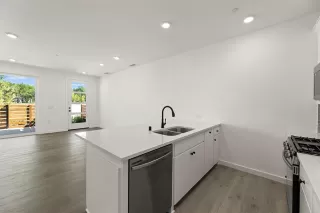 Photo #6: 21081859 Listing 