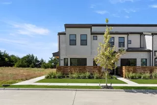 Photo #2: 21081877 Listing