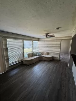 Photo #3: 21082075 Listing