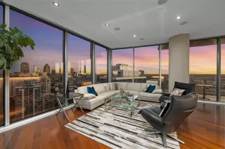 More Details about MLS # 21082079 : 2900 MCKINNON STREET #2601