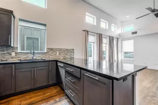 Photo #5: 21082252 Listing 