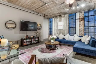 Photo #4: 21082266 Listing