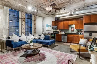 Photo #5: 21082266 Listing