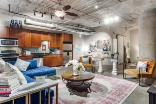 Photo #6: 21082266 Listing