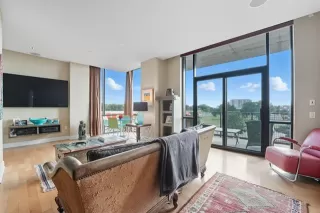 Photo #2: 21082309 Listing