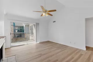 Photo #5: 21082365 Listing 