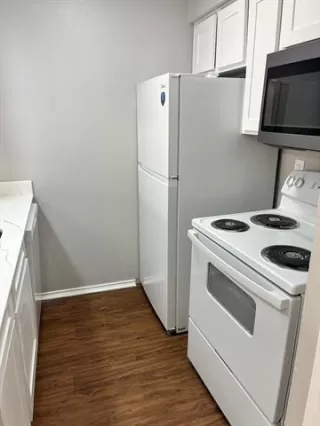 Photo #5: 21082371 Listing 