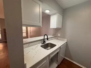 Photo #6: 21082371 Listing 