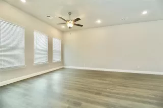 Photo #6: 21082396 Listing 