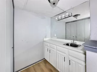 Photo #6: 21082505 Listing