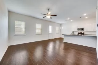 Photo #4: 21082558 Listing 