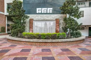 Photo #5: 21082893 Listing 