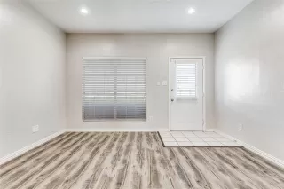 Photo #4: 21082923 Listing 