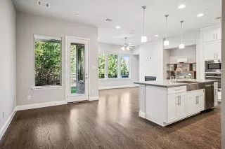 Photo #5: 21082969 Listing 