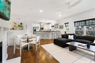 Photo #2: 21083236 Listing 