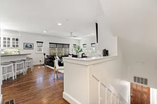 Photo #6: 21083236 Listing 