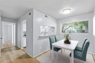 Photo #3: 21083266 Listing