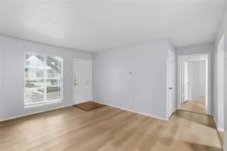 Photo #5: 21083266 Listing