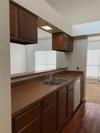 Photo #3: 21083597 Listing