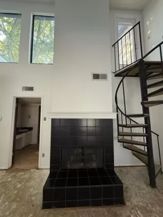 Photo #4: 21083597 Listing