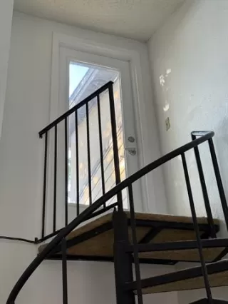 Photo #5: 21083597 Listing