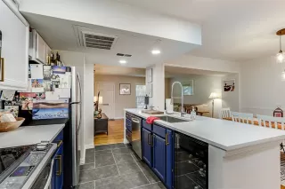 Photo #4: 21083662 Listing