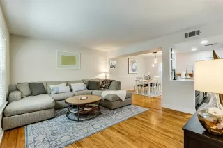 Photo #6: 21083662 Listing