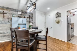 Photo #5: 21083928 Listing