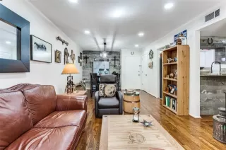 Photo #6: 21083928 Listing