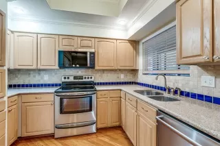 Photo #4: 21084363 Listing 